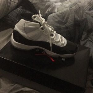 Air Jordan 11 retro size 8 men